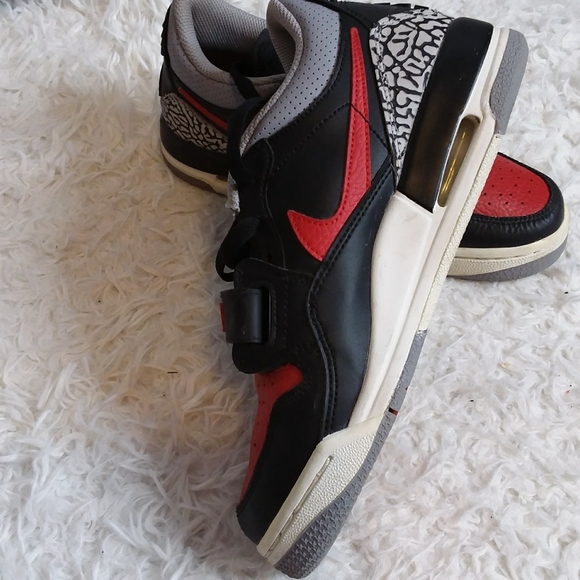 Nike Air Jordan Legacy 312 Low bred cement athletic basketball shoes size 5Y